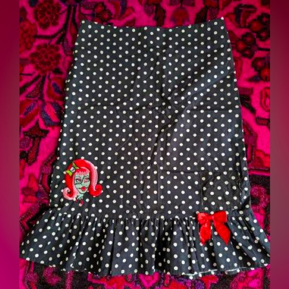 polka dot rockabilly/punk/halloween wiggle skirt w bow/zombie girl patch.